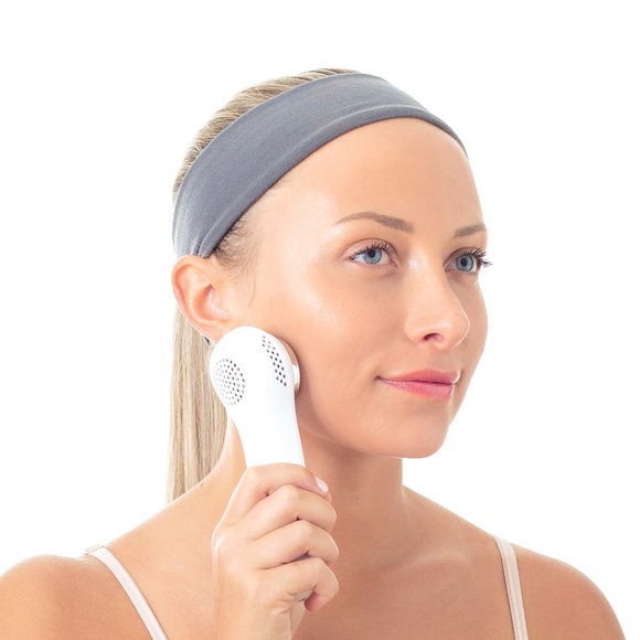 Plum Beauty Hot And Cold Facial Massager - Picture 3 of 7